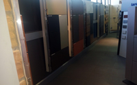 Diferentes muestras de paneles composite de aluminio larson para fachadas ventiladas